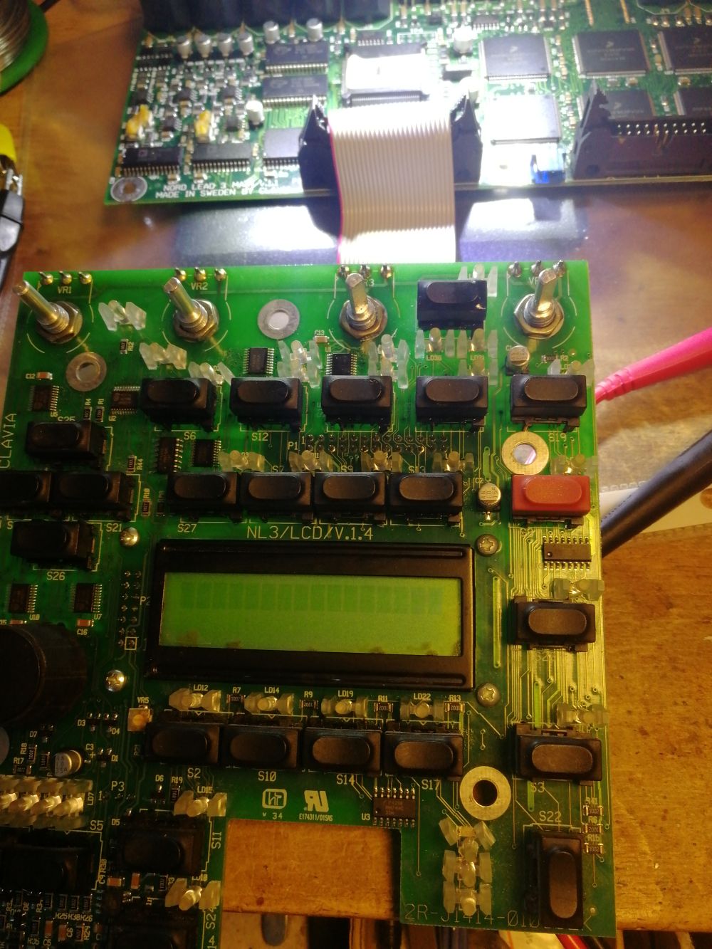 Nord_lead_3_lcd_problem_boot_dead.jpg