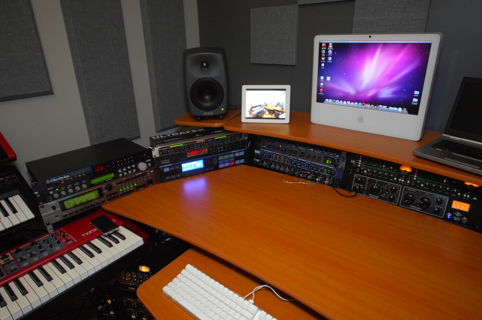 Expanders close up, the Proteus 2000 is loaded with Composer, Protozoa, World and X-Lead 7 Rom. The XV5080 has SRX-01 dynamic drums and SRX-10 Big bras...next purchase SRX-09 World and SRX-06 Complete orchestra