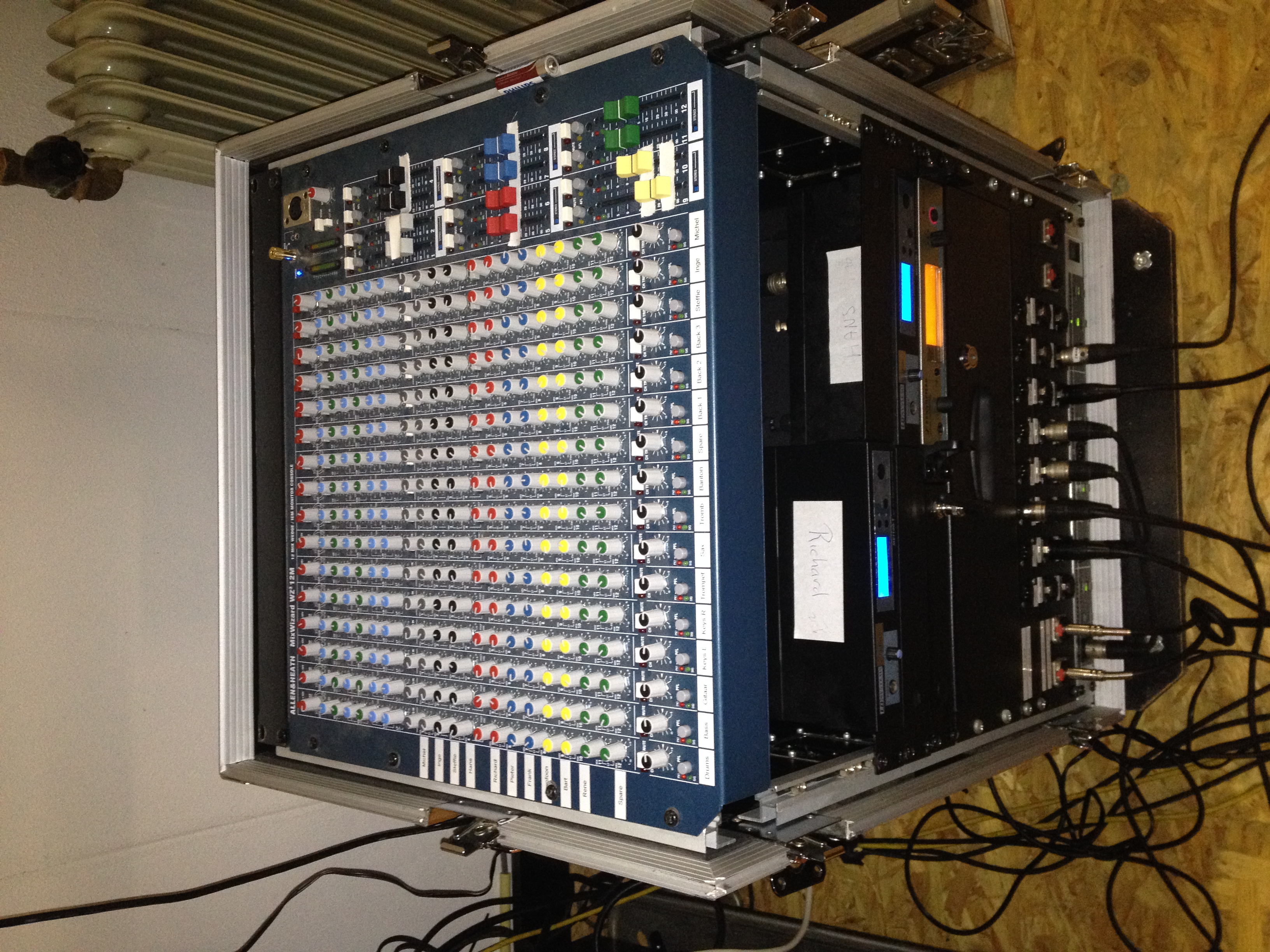 A&amp;H monitoring mixer