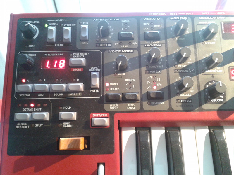 Synth Bass Top