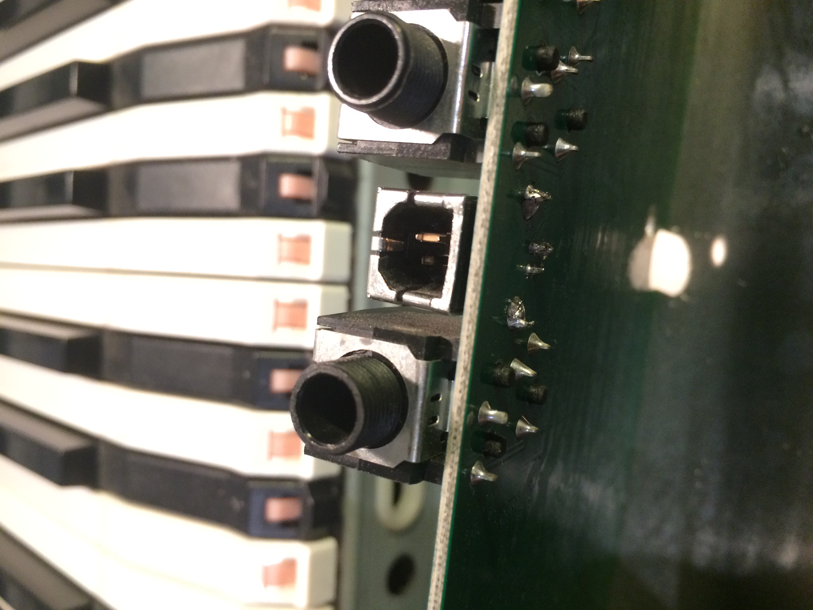 The broken USB connector, seen from underneath.