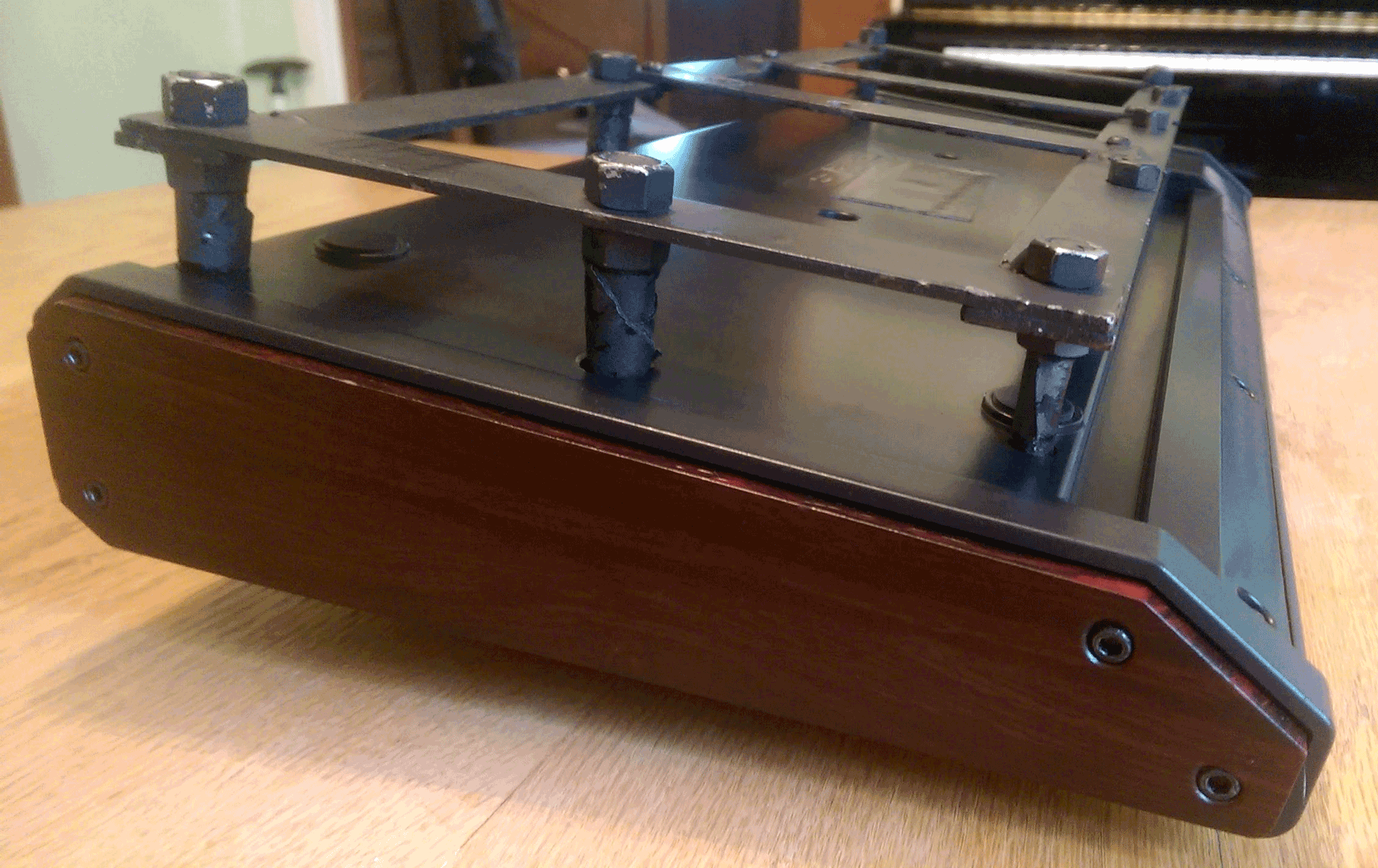 05_StandFrameAttachedSide