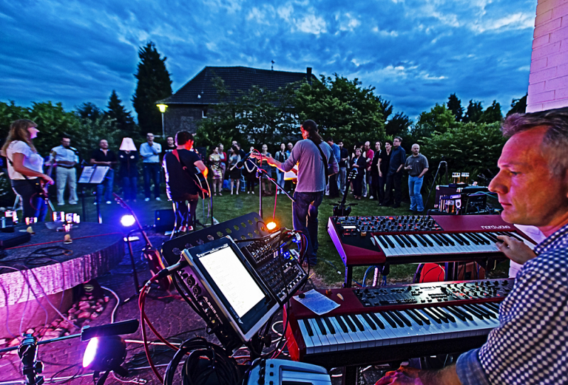 Gig outside at friends